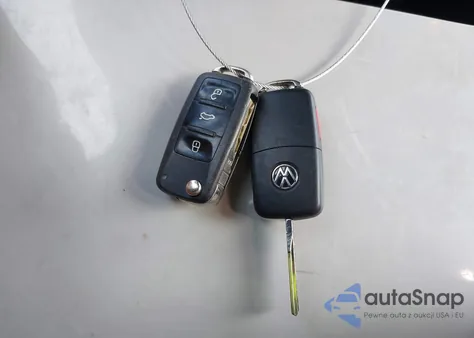 2017 Volkswagen Passat 1.8T S z USA, uszkodzony, nr VIN 1VWAT7A35HC061090